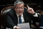 Mart铆nez pedir谩 una sesi贸n especial para derogar el DNU 70/23 tras el fallo