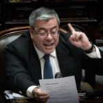Martínez pedirá una sesión especial para derogar el DNU 70/23 tras el fallo