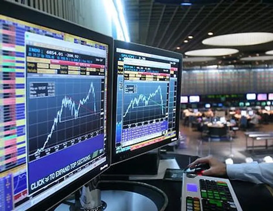 Bonos y acciones cerraron septiembre en baja y el riesgo país subió casi 100 puntos