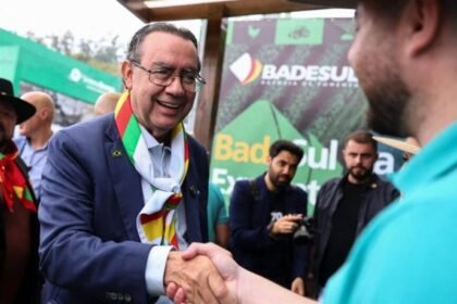 Augusto Cury crece en los sondeos y se presenta como alternativa en Brasil