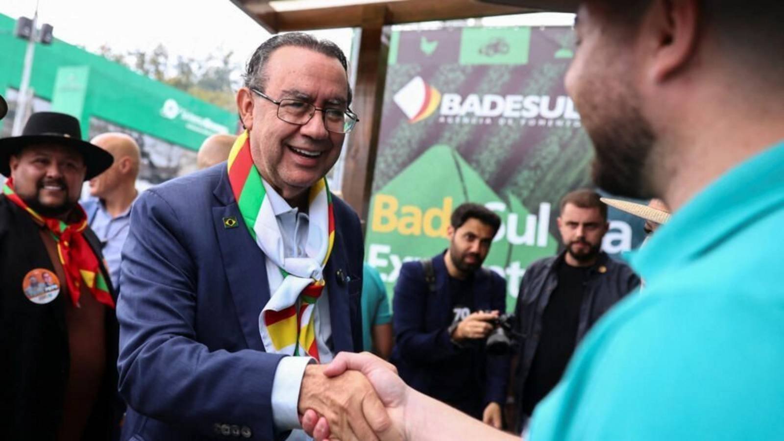 Augusto Cury crece en los sondeos y se presenta como alternativa en Brasil