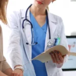 Ocho médicos de la UOM suspendieron la atención por un reclamo de honorarios