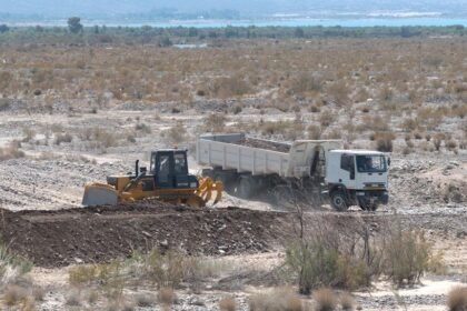 La obra de encauzamiento del río San Juan registra un avance del 30%