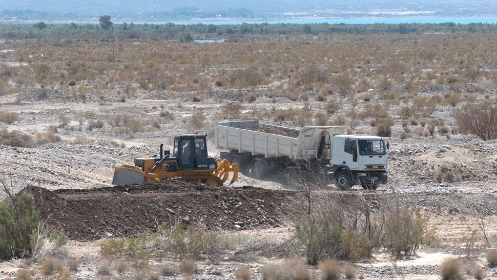 La obra de encauzamiento del río San Juan registra un avance del 30%
