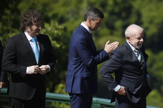 Milei evitó felicitar a Lula y el Gobierno analiza el impacto en Argentina
