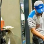 La nafta súper argentina superó en septiembre los precios de EE.UU. y Brasil