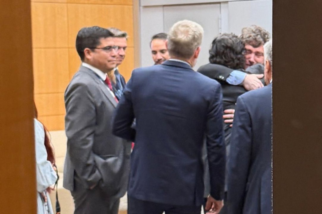 Milei se reunió con gobernadores tras hablar en la OCDE, en París