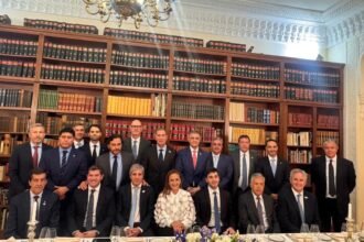 Santilli busca apoyos de gobernadores para la reforma electoral del Gobierno