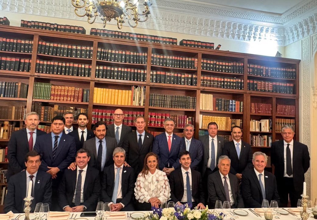 Santilli busca apoyos de gobernadores para la reforma electoral del Gobierno