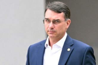 El indulto a Jair Bolsonaro, eje de Flávio ante el nuevo Congreso de Brasil