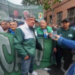 La Ciudad no incluirá indemnizaciones en los pliegos y Moyano encabezó una protesta