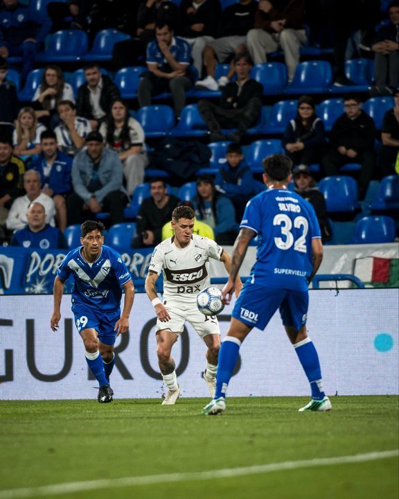 Vélez y Platense empataron 2-2 en Liniers por la fecha 11 del Clausura