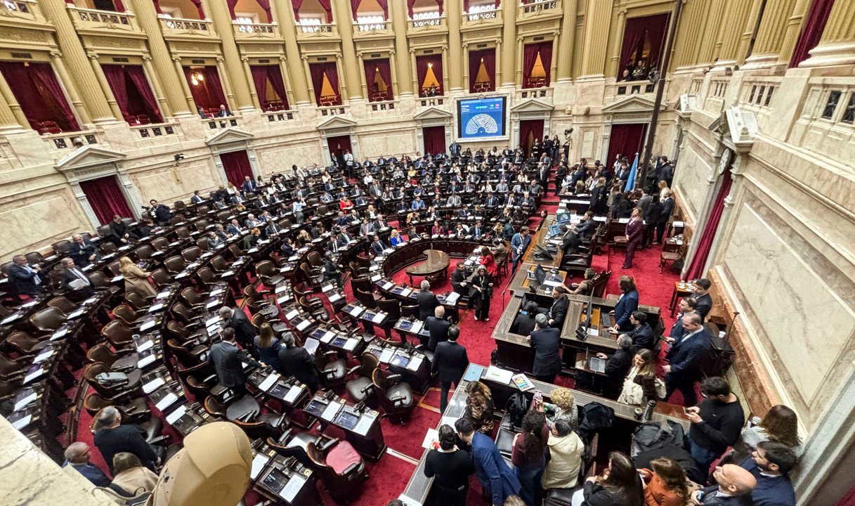 Diputada propone suspender por un mes el sueldo a legisladores que insulten
