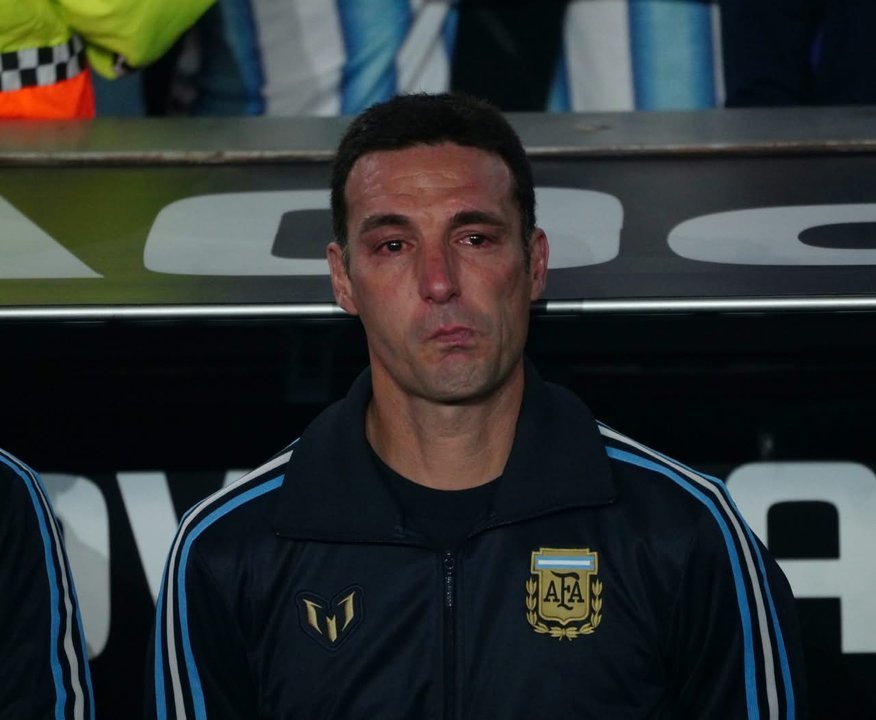 Messi y Scaloni se emocionaron durante el Himno Nacional ante Benín