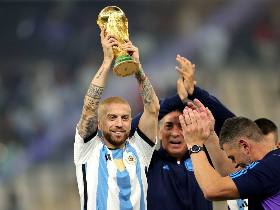 Papu Gómez comparó la velocidad mental de Messi con la de Einstein y Da Vinci