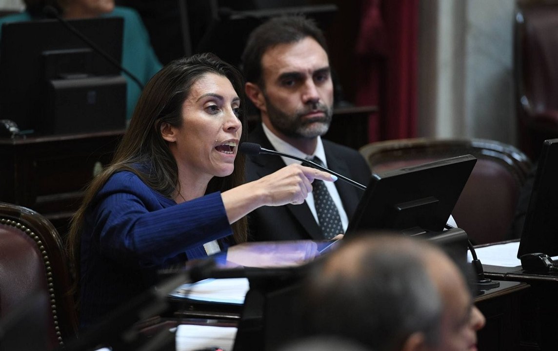 Florencia López cuestionó a la Corte por la Ley de Tierras y pidió juicio político