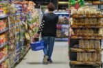 El consumo masivo cayó en las 24 provincias y el NEA y el NOA lideran las bajas