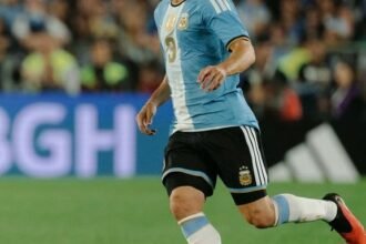 Tagliafico cuestionó la calidad y el formato de los torneos argentinos