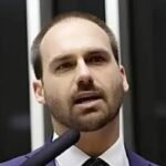 La Justicia brasileña ordenó detener a Eduardo Bolsonaro, hermano del candidato