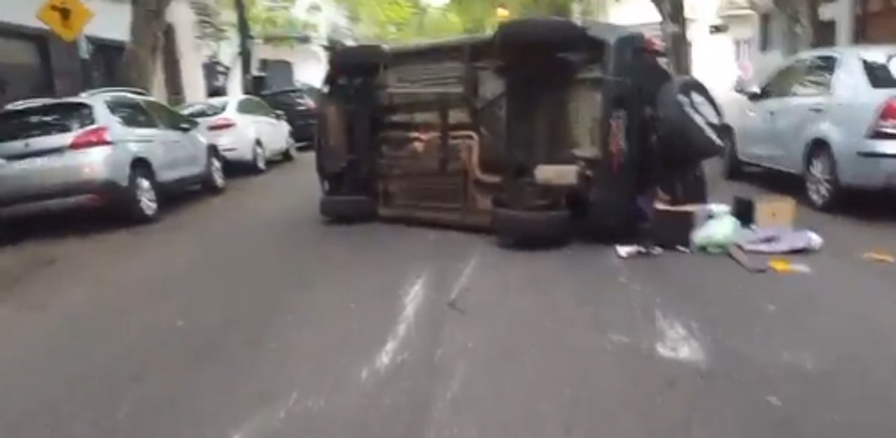 Cuatro hombres fueron trasladados tras un choque y vuelco en Almagro