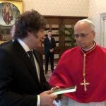 Milei expresó sus deseos de recuperación al papa León XIV antes de su operación