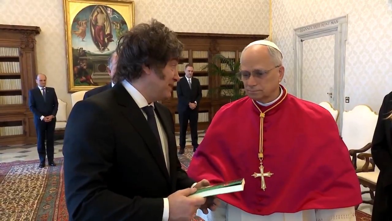 Milei expresó sus deseos de recuperación al papa León XIV antes de su operación