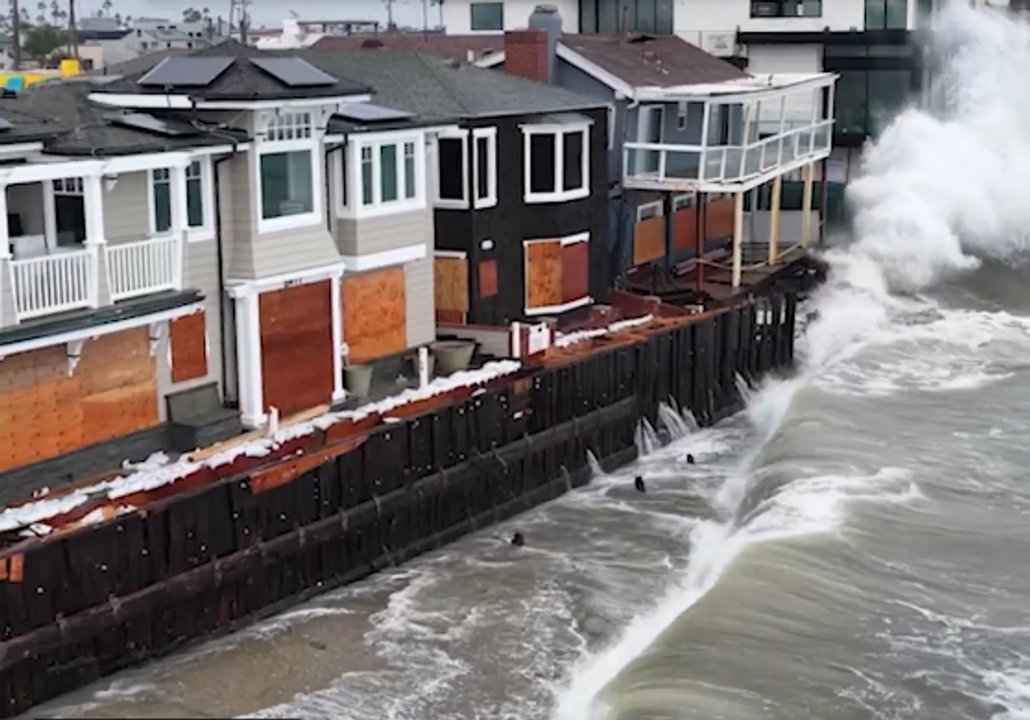 La tormenta Rachel dañó viviendas y provocó evacuaciones en la costa de California