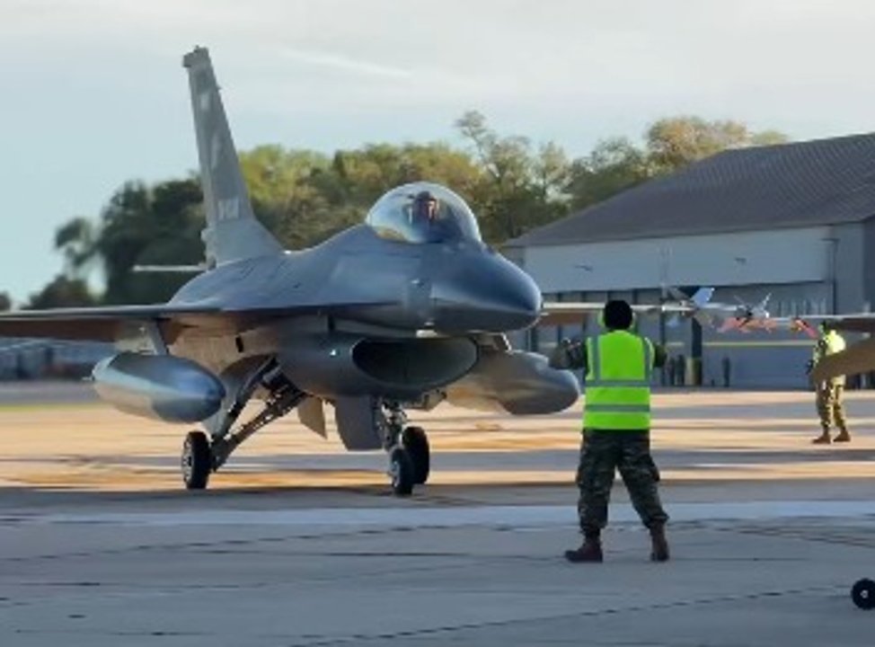 Argentina incorporó seis F-16 y completó el segundo lote comprado a Dinamarca