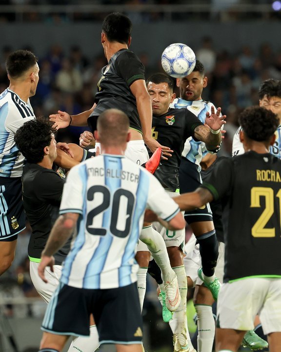 Romero, Lautaro Martínez y Leonel Flores sobresalieron en el triunfo argentino