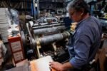 FIEL recort贸 su proyecci贸n y estima que el crecimiento de 2026 ser谩 menor al 1,5%