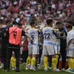 AFA suspendió a dos jugadores por los incidentes en la final de la Supercopa