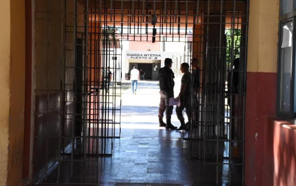 Detuvieron a un penitenciario de La Rioja por presunto ingreso de drogas