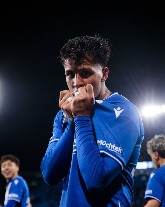 Vélez venció a Gimnasia de Mendoza y quedó a dos puntos de la cima anual