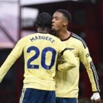 Arsenal venció a Nottingham Forest y sigue a tres puntos del Manchester City