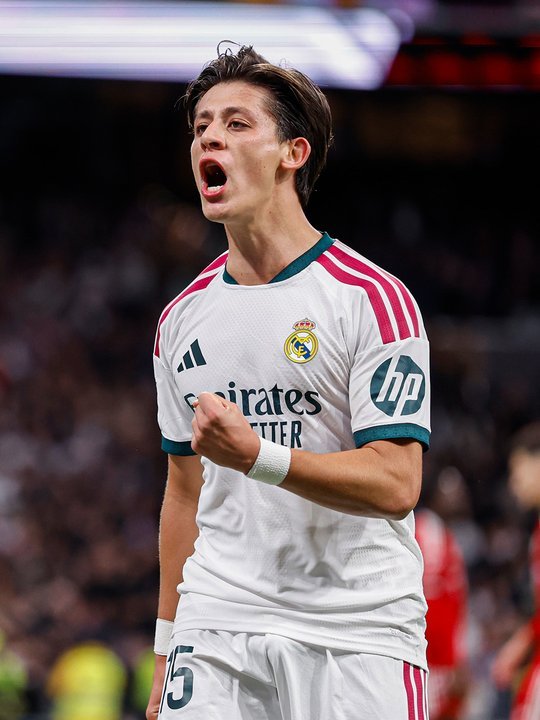 Real Madrid goleó 4-1 al Sevilla y se mantiene tercero en LaLiga