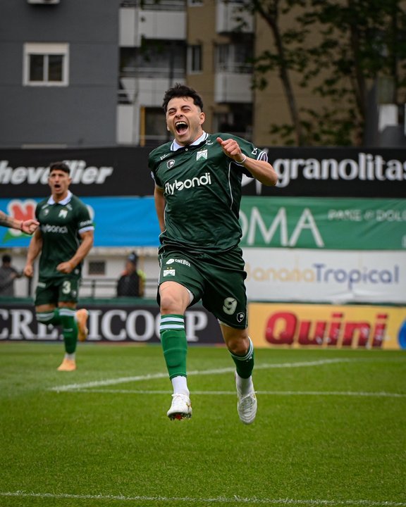 Ferro venció a Racing de Córdoba y quedó cerca de la final por el ascenso
