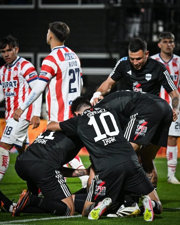 Riestra y Unión igualaron 1-1 y siguen lejos de los puestos de playoffs
