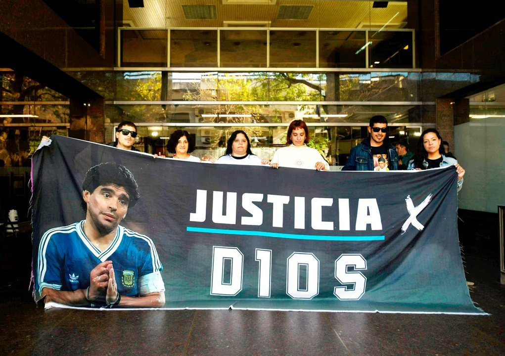 La defensa de Agustina Cosachov pidió su absolución en el juicio por Maradona