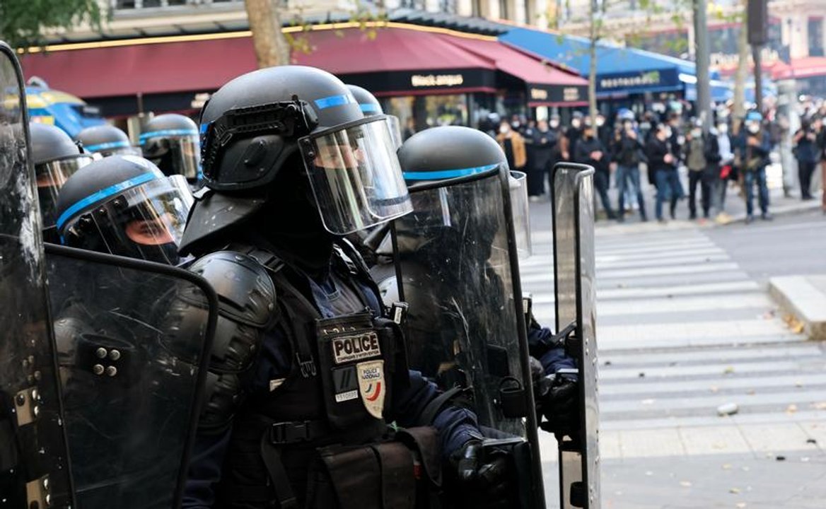 Francia prohibirá las protestas no sindicales y reforzará la seguridad