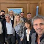 Karina Milei media en una mesa política interna mientras Javier Milei queda al margen