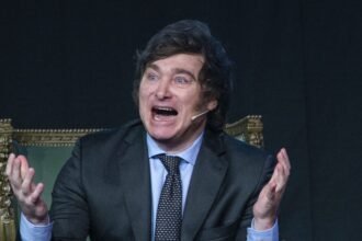 Financial Times dijo que Milei “ha mostrado escasa empatía” con los afectados