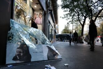 Alrededor de 410.000 personas participaron en protestas en toda Francia