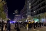 Miles marcharon en España e Italia en medio de fuertes operativos policiales