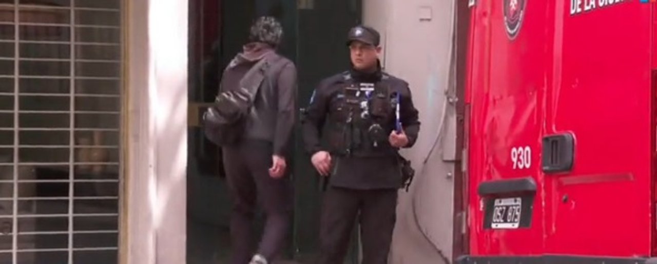 Investigan la muerte de una joven hallada en un departamento de Retiro