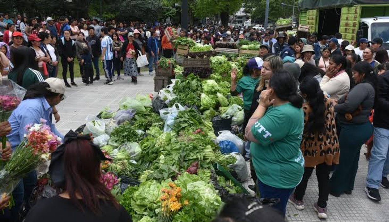 La Plata: productores protestaron a pie tras el freno al paso de tractores
