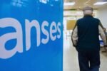El Gobierno oficializó un bono de hasta $70.000 para jubilados y pensionados en noviembre