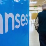 El Gobierno oficializó un bono de hasta $70.000 para jubilados y pensionados en noviembre