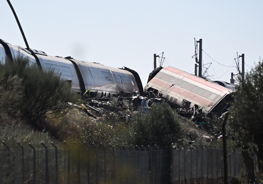 Informe estima que el choque de trenes en España ocurrió a 160-200 km/h