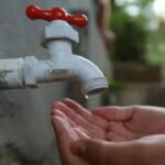 Vecinos de Agua de Oro cortaron el acceso por la falta de agua corriente