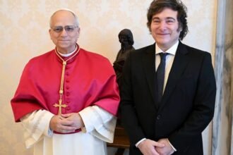 Caulo confirmó que Milei recibirá al papa León XIV en el aeropuerto